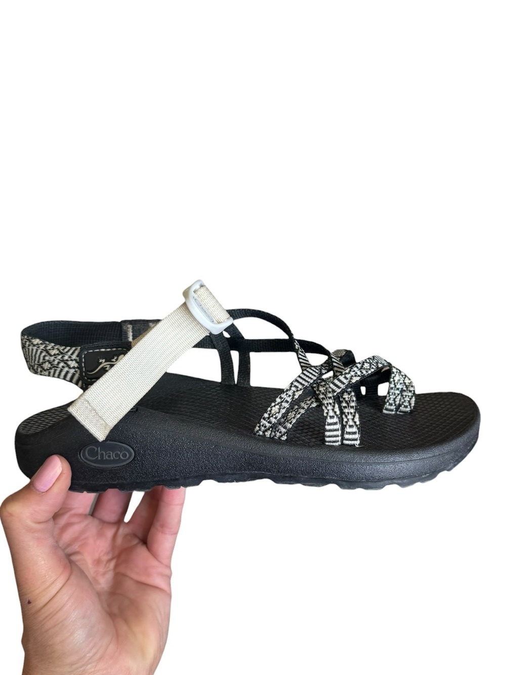 Chaco Z/Cloud Strappy Sport Sandals Women’s 8 Black Beige Outdoor Hiking Comfort